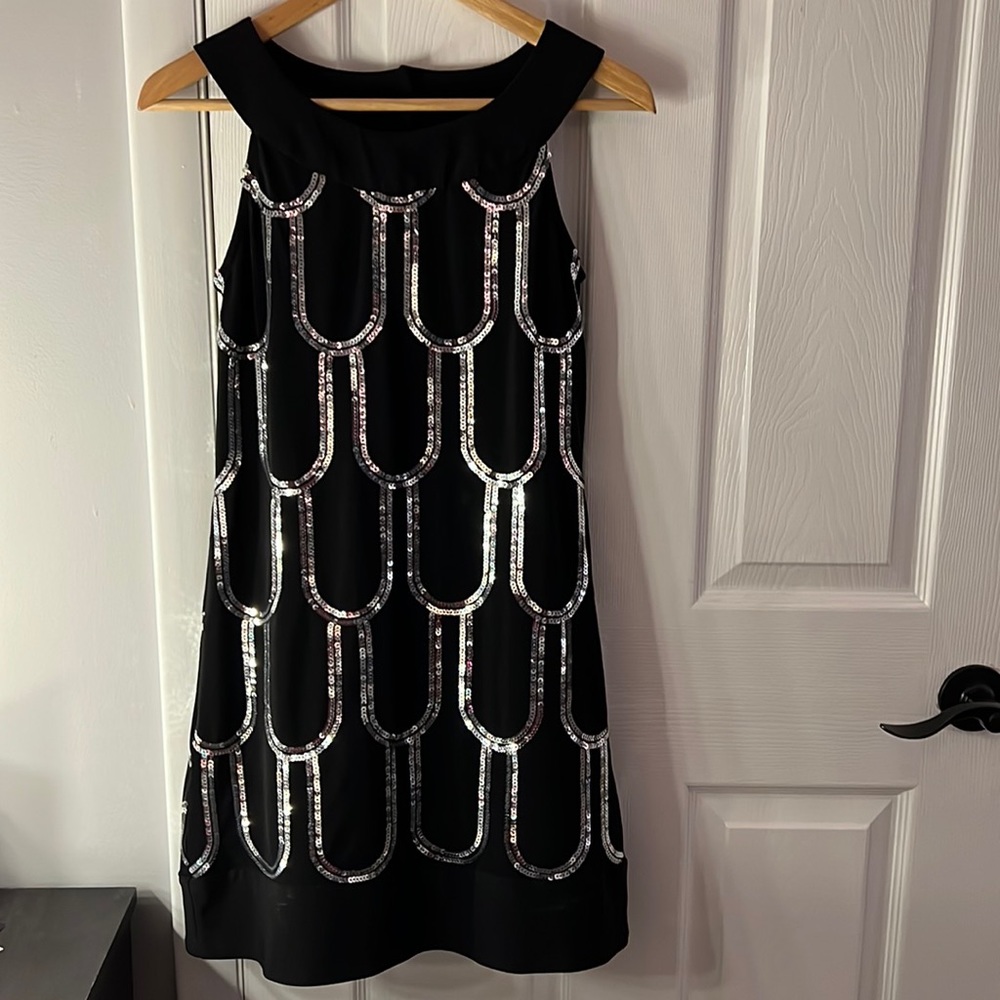 BEAUTIFUL SEQUIN WOMENS DRESS WORN ONCE IN AMAZING CONDITION LIKE NEW! Size 3/4
